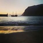 Daire Perfect Getaway In Gigantes, Shared Pool-wifi *